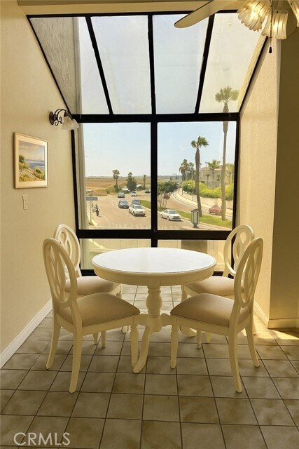 Building Photo - 4441 Los Patos Ave