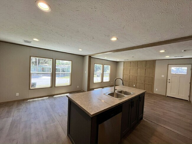 Foto del edificio - 1 Whitefeather Ln