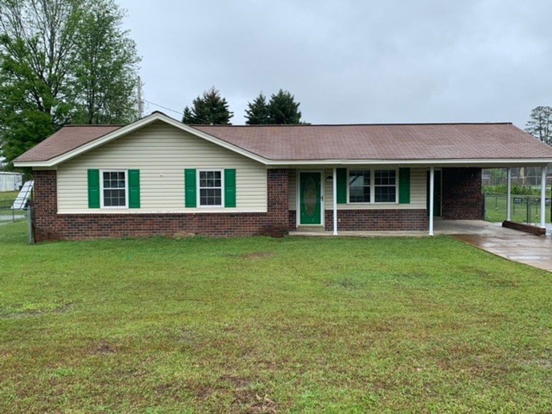 Primary Photo - Renovated 3 Bedroom 1.5 Bath Home for Rent!