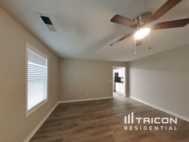Building Photo - 5767 Union Pointe Dr