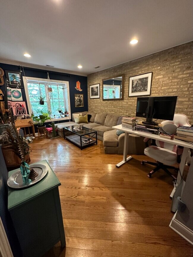 Foto del edificio - 3210 W Berwyn Ave