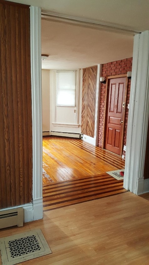 Primary Photo - 506 Catherine St