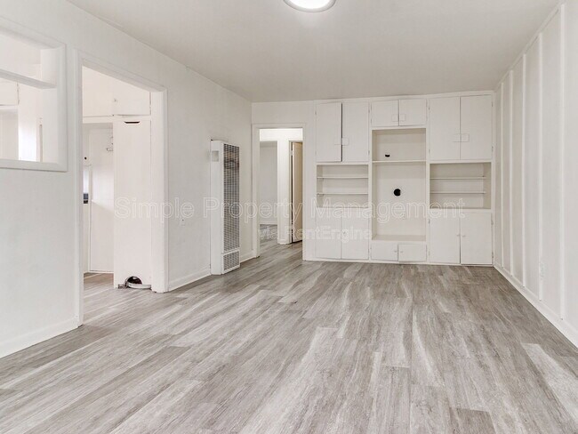 Building Photo - 538 E Indian Dr