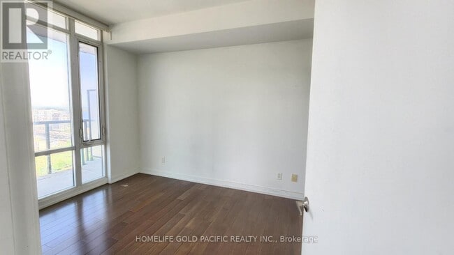 Building Photo - 170-2170 Fort York Blvd