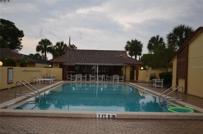 Building Photo - 5057 Bermuda Cir