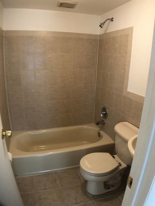 Foto del edificio - 417 Parkview Ave