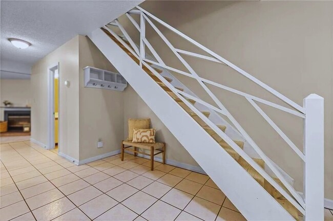 Building Photo - 2303 Merl Cir