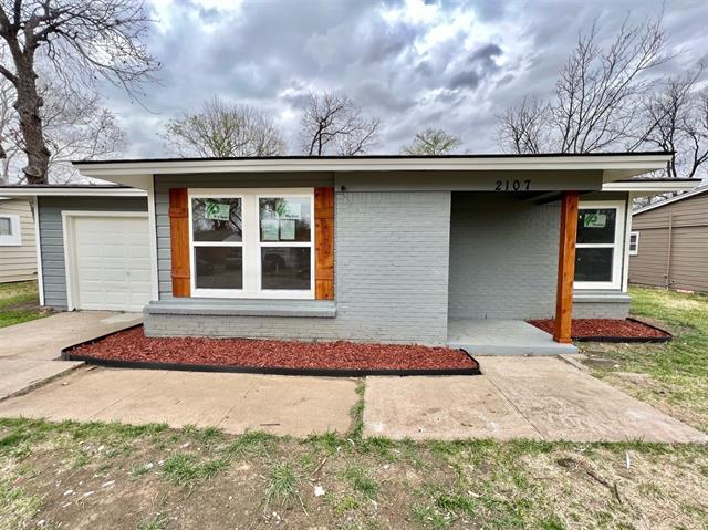 Primary Photo - 2107 Hedgerow St
