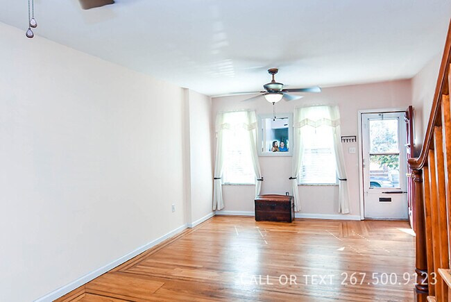 Foto del edificio - 821 Almond St