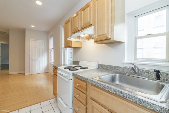 Foto del edificio - 1 br, 1 bath  - 641 N 15th St Apt 4 Unit 4