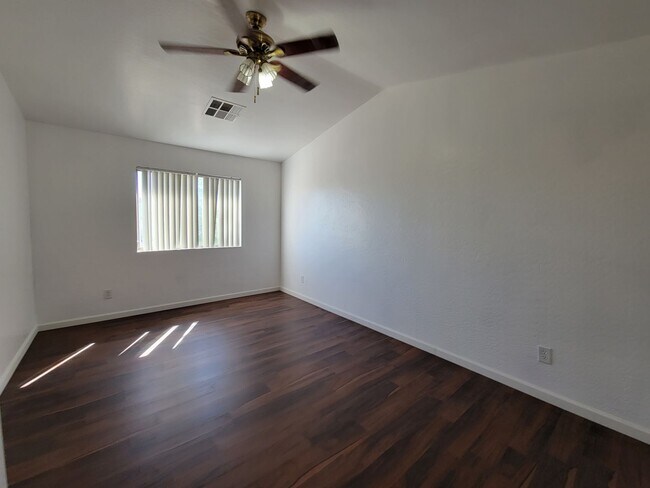 Building Photo - COMING SOON 4 BEDROOM 2.5  BATH  2 STORY HOME