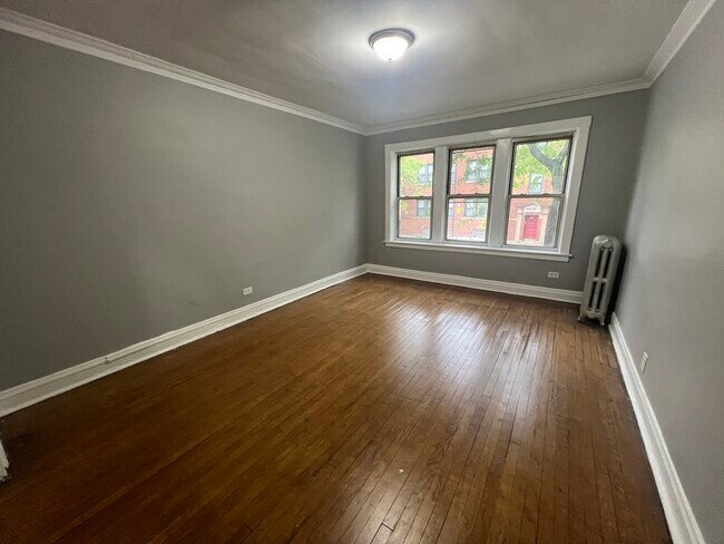 Foto del edificio - 1256 W 83rd St