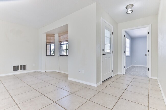 Building Photo - 50 Sycamore Cir