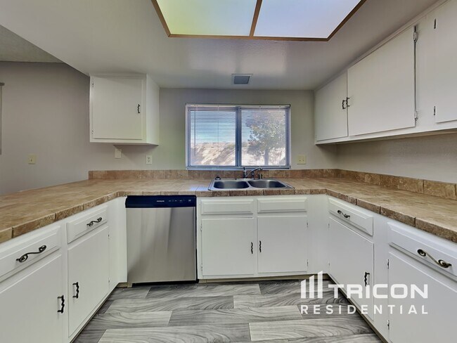 Building Photo - 4960 Spring Drive Reno NV
