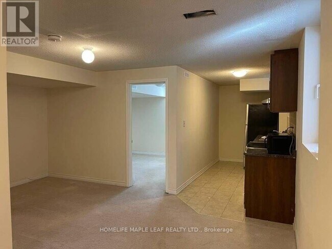Building Photo - 10 Frenchpark Cir