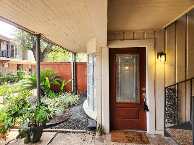 Building Photo - 2575 Marilee Ln