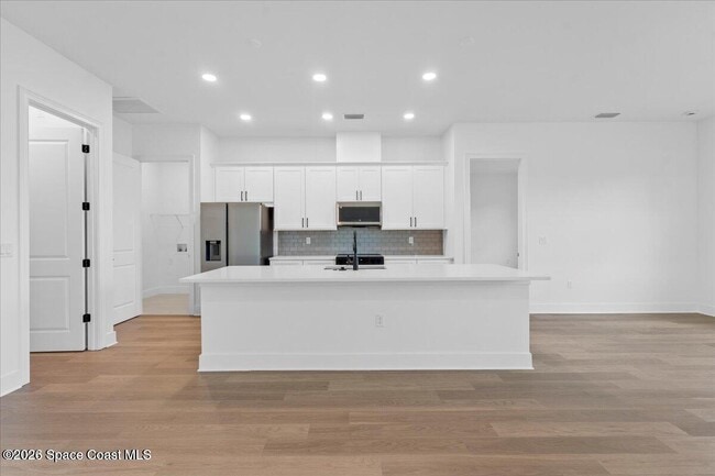 Building Photo - 447 Hancock St