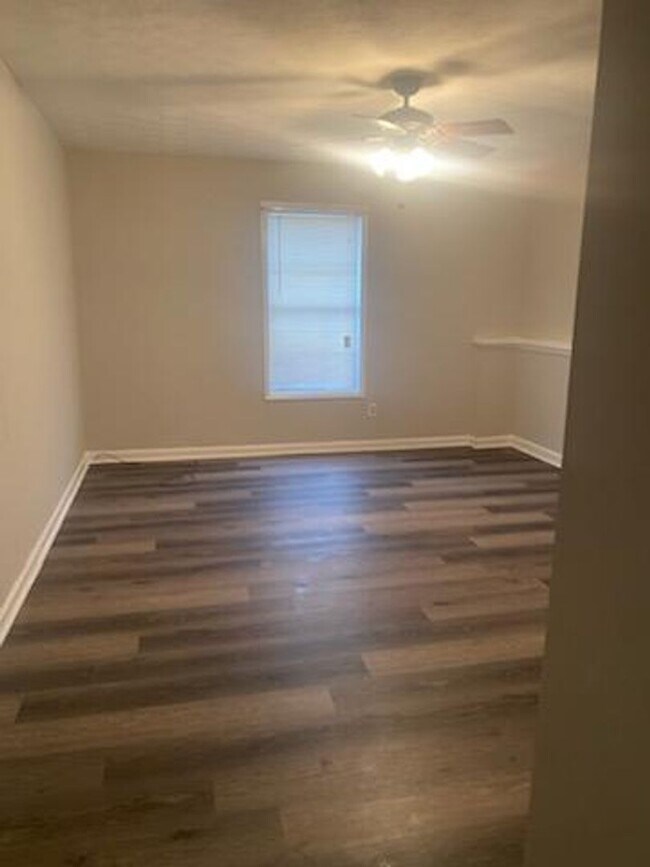 Building Photo - 4866 Fenbrook Dr