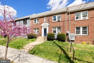 Building Photo - 4021 7th St NE