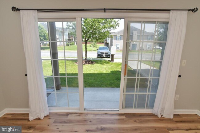 Foto del edificio - 136 Brookland Ct