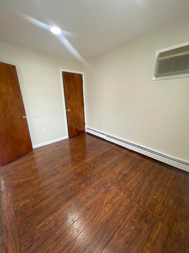 Foto del edificio - 311 13th St