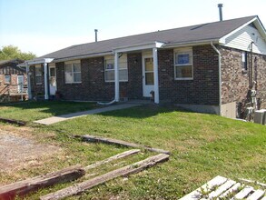 Building Photo - 754 Demaret Dr