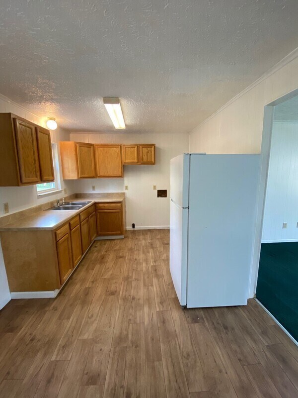 Building Photo - 107 Sandhurst Ct