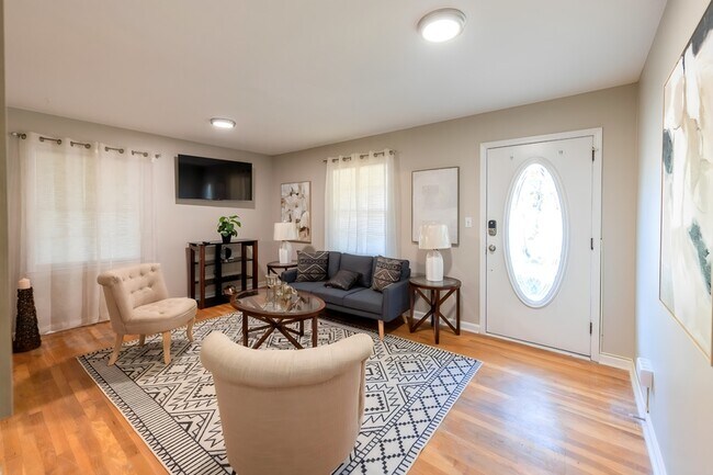 Foto del edificio - 6017 Johnson Rd