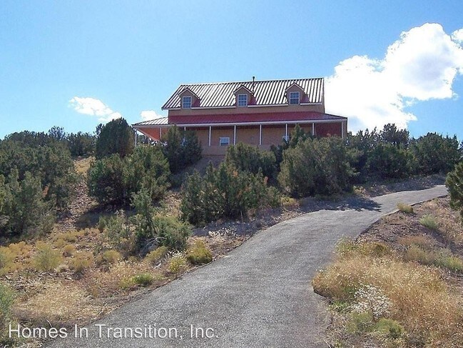 Building Photo - 40 Camino de la Buena Vis