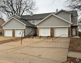 Building Photo - 3536 NE Independence Ave