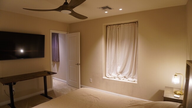 Building Photo - 5532 Autumn Cliffs Way