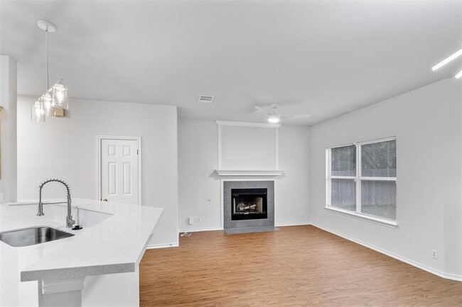 Building Photo - 2808 Kestrel Dr