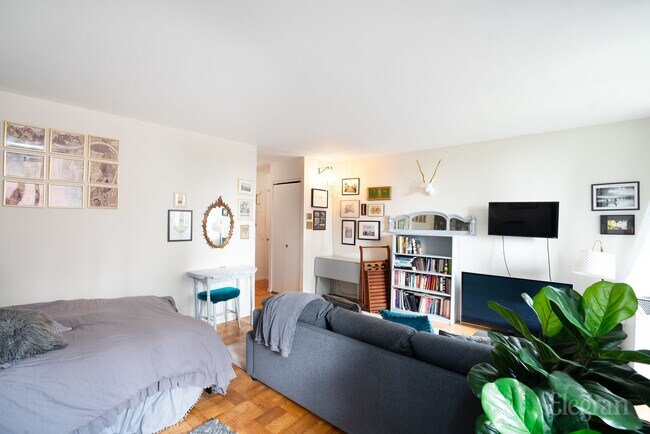 Foto del edificio - 311 E 38th St