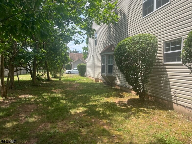 Building Photo - 11 Leahy Ct