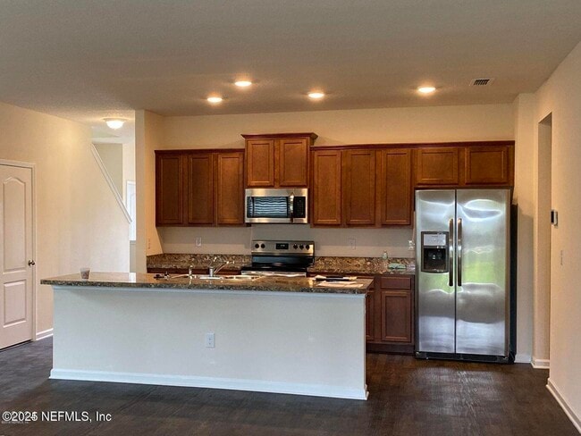 Building Photo - 8136 Meadow Walk Ln