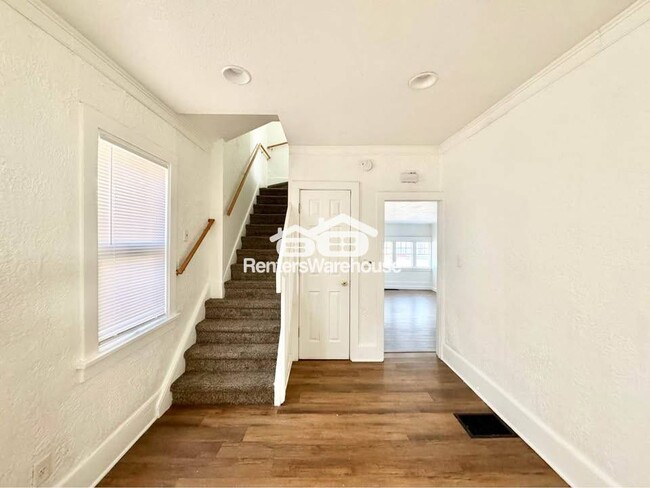 Foto del edificio - 1144 E 8th St