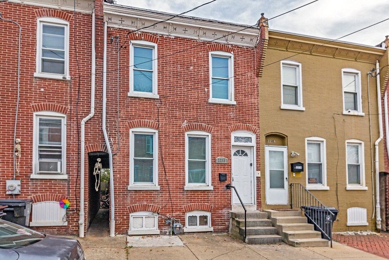 Primary Photo - 3 bedroom, 1 bath updated home in The City...