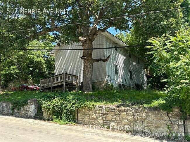Building Photo - 507 Henrie Ave