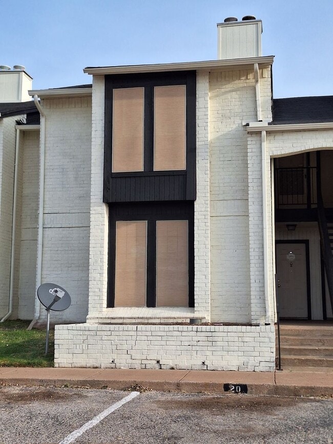 Building Photo - 5450 S 7th St