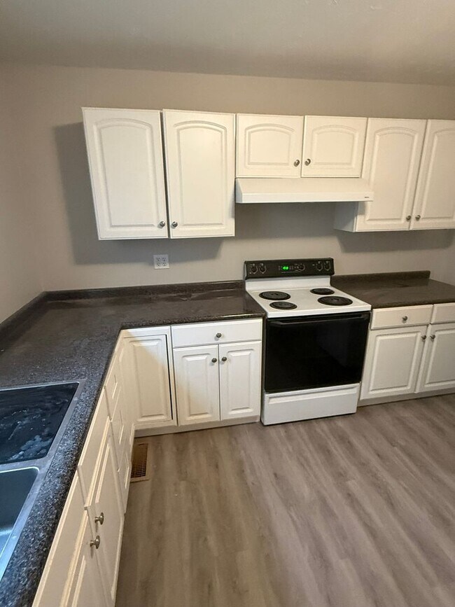 Foto del edificio - NEW RENTAL!  $1500 per month, Charming 3 bedroom, 1 bath House with fenced backyard! Heart of Sou...