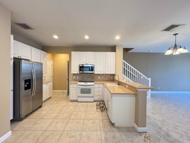 Foto del edificio - 1056 Pinewood Lake Ct