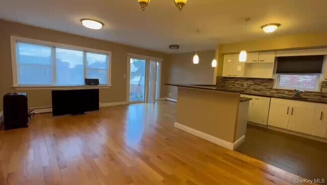 Foto del edificio - 57-32 136th St