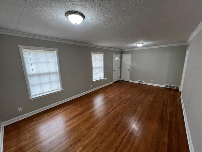 Foto del edificio - 1756 Rockdale Ave