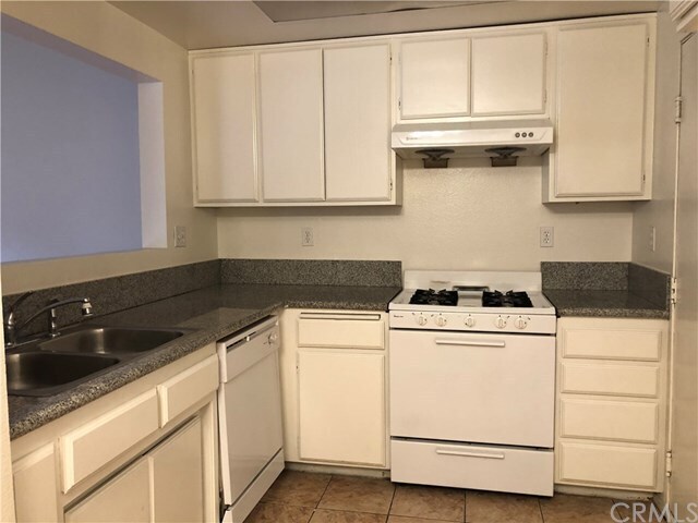 Foto del edificio - 5561 Sultana Ave