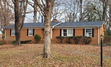 Building Photo - 703 Longview St