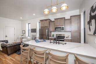 Building Photo - 1706 Lang St