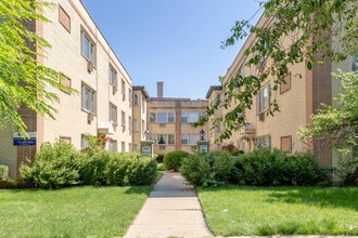 Building Photo - 2007 W Touhy Ave