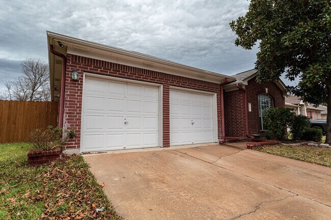 Foto del edificio - 1235 Blackthorn Dr