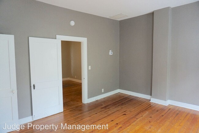 Building Photo - 122 E Jones St