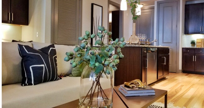 Building Photo - Luxury Living in Downtown’s Most Desired Address